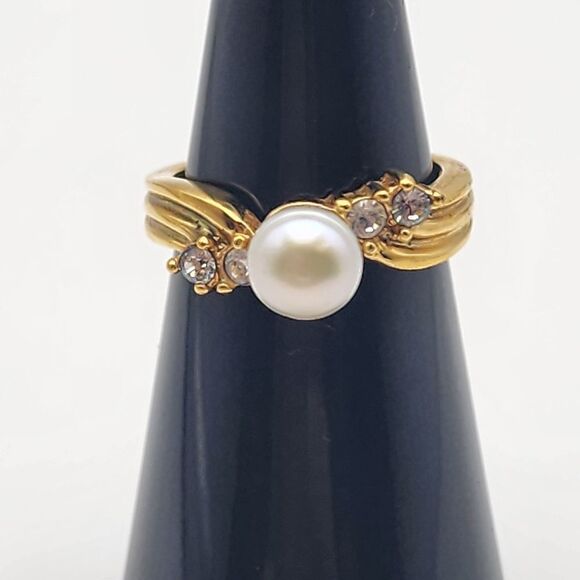 Nevada Silver Mine Gold Tone Genuine Pearl & CZ Ring (5)